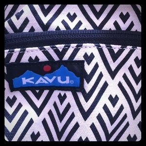 Black and Cream Patterned Kavu Bag